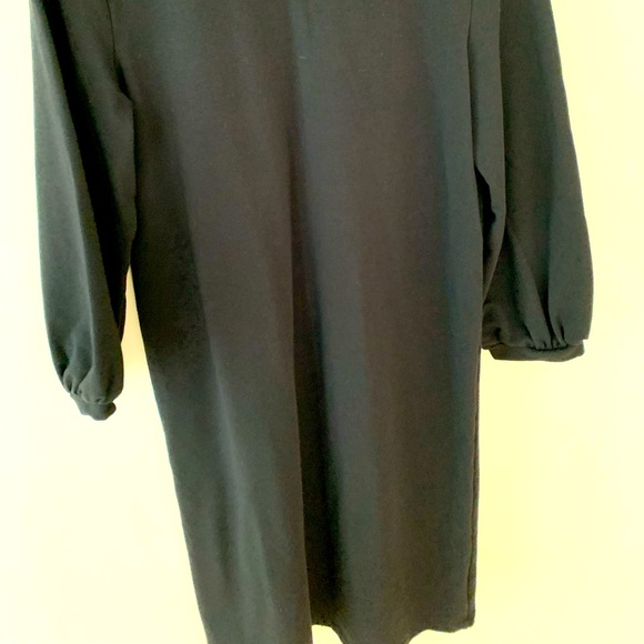 (Gifted) Amour Vert Mock Neck Dress - Picture 2 of 5